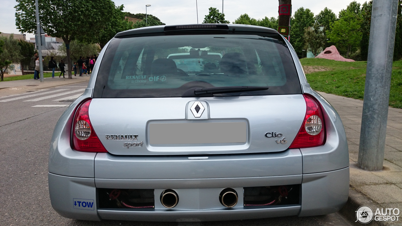 Renault Clio V6