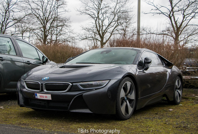 BMW i8