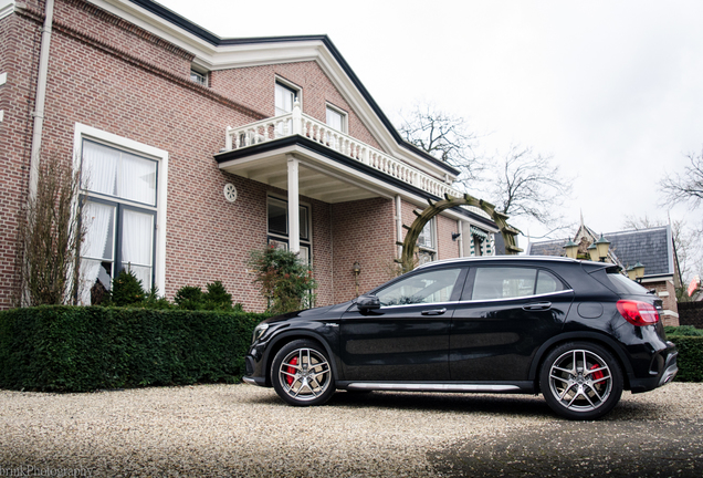 Mercedes-AMG GLA 45 X156