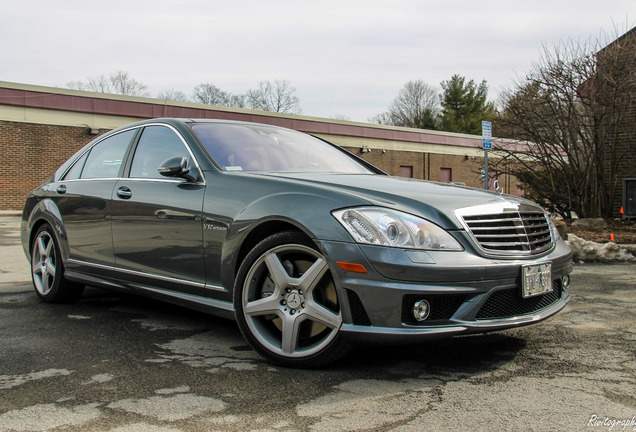 Mercedes-Benz S 65 AMG V221