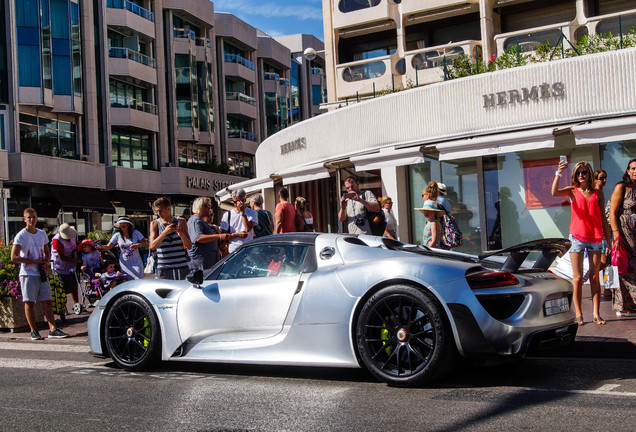 Porsche 918 Spyder Weissach Package