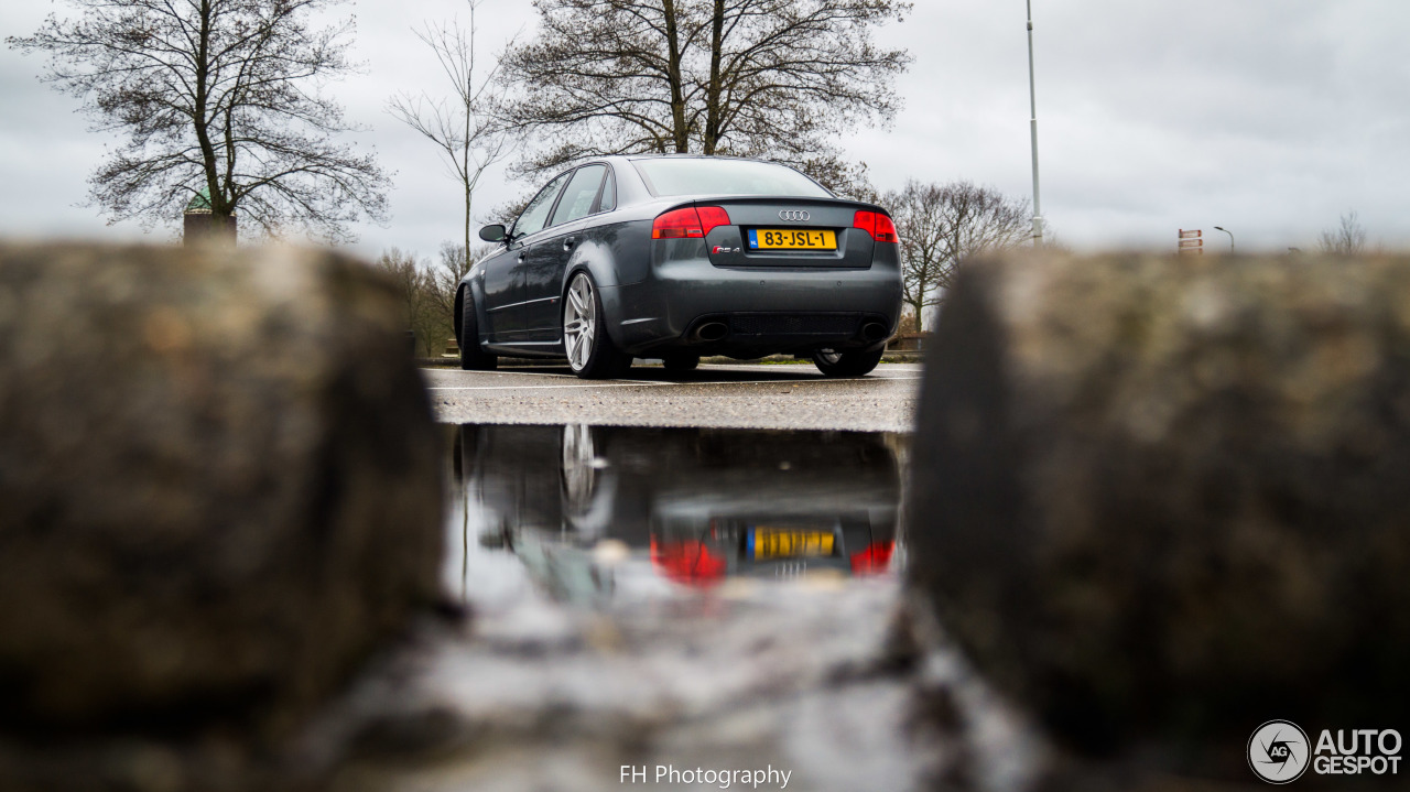 Audi RS4 Sedan