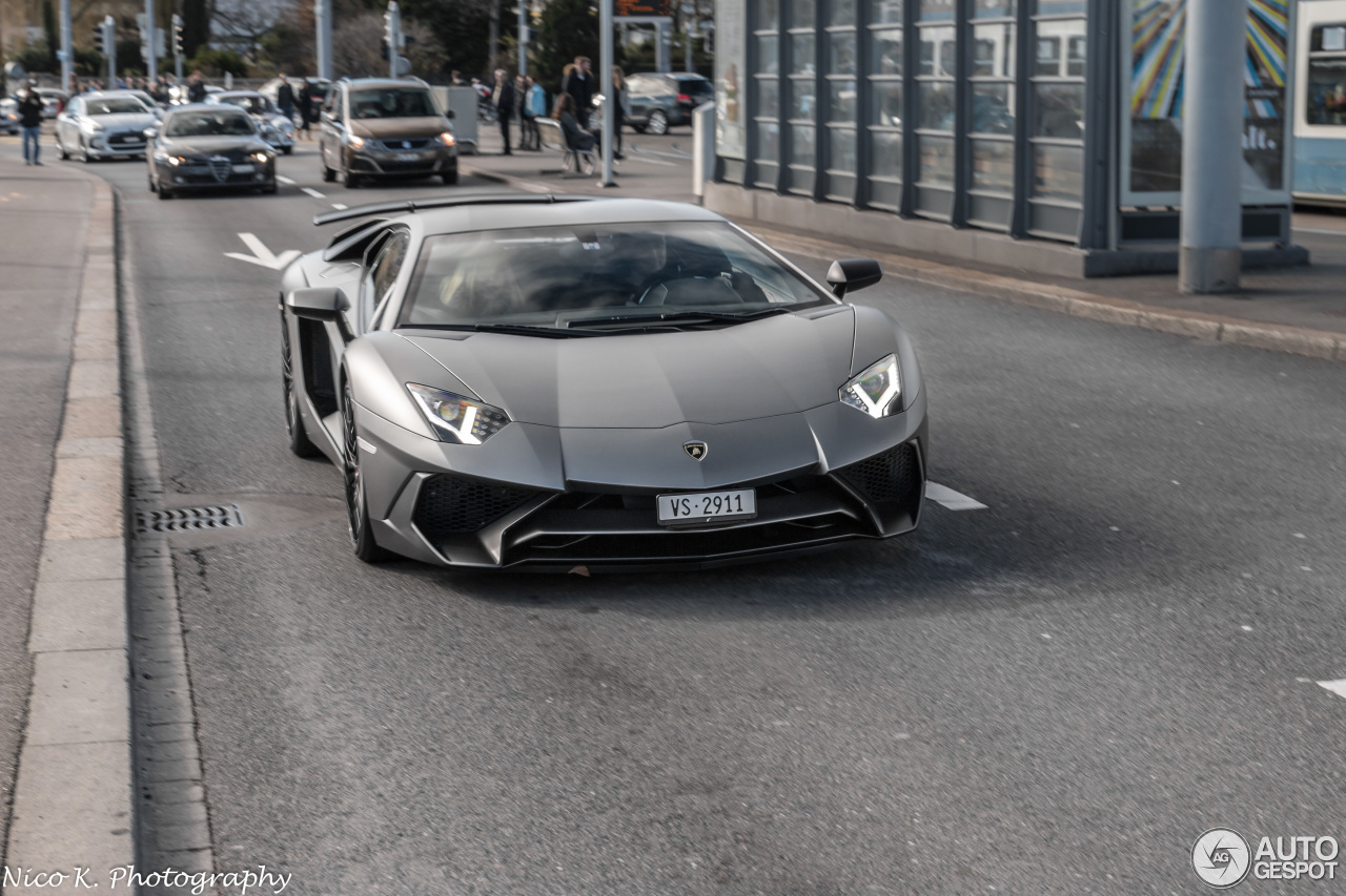 Lamborghini Aventador LP750-4 SuperVeloce