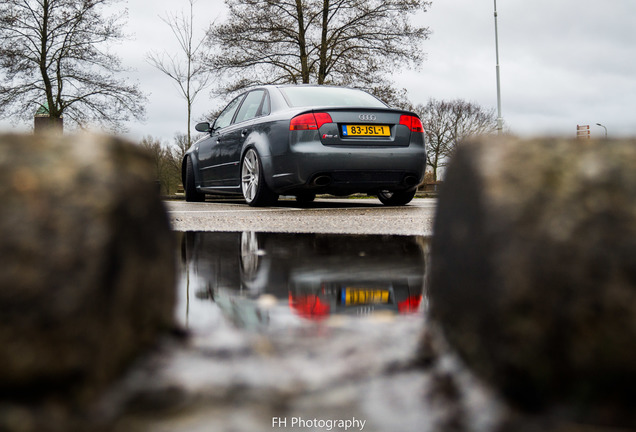 Audi RS4 Sedan