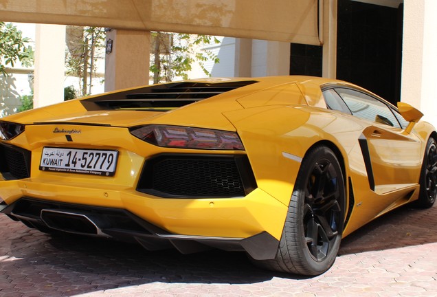 Lamborghini Aventador LP700-4