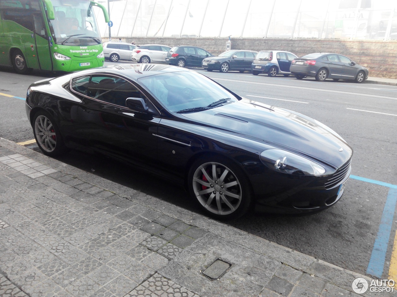 Aston Martin DB9