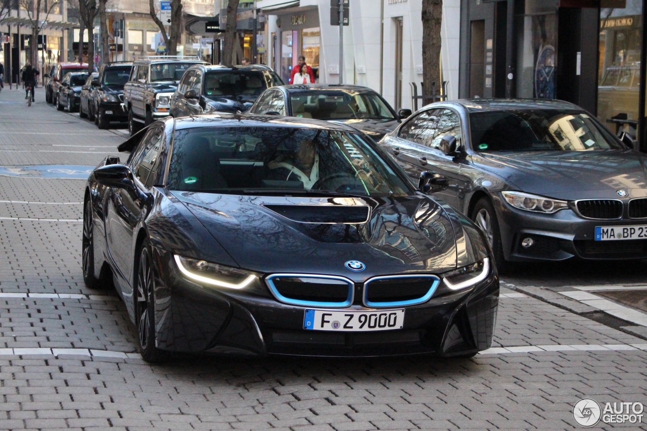 BMW i8