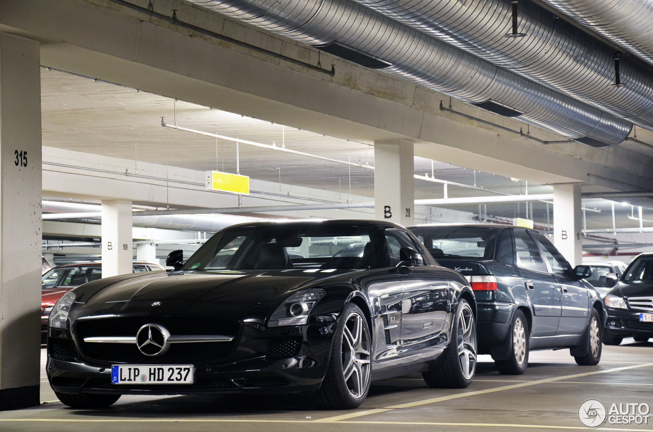 Mercedes-Benz SLS AMG