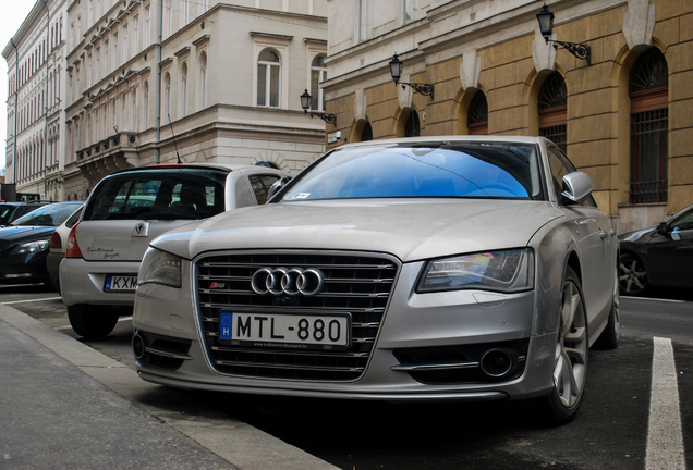 Audi S8 D4