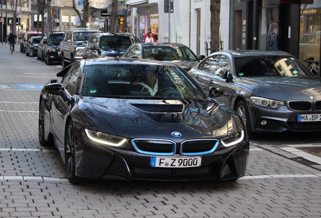 BMW i8