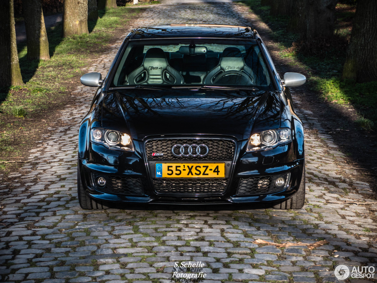 Audi RS4 Sedan