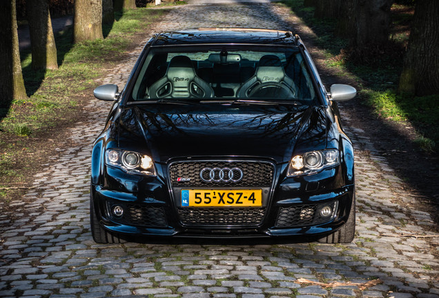 Audi RS4 Sedan