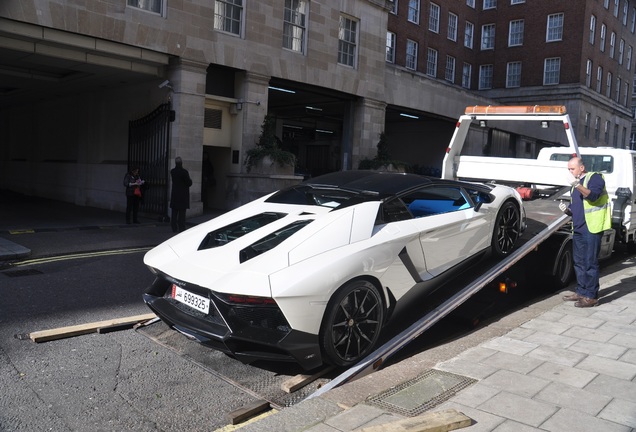 Lamborghini Aventador LP700-4 Roadster MVM Automotive Design