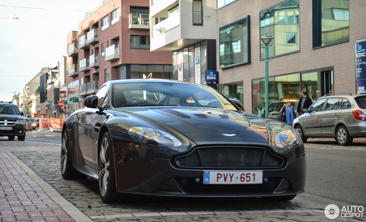 Aston Martin V12 Vantage S