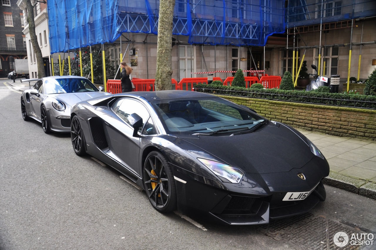 Lamborghini Aventador LP700-4