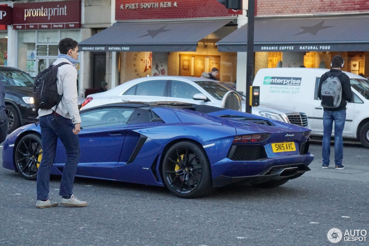 Lamborghini Aventador LP700-4 Roadster