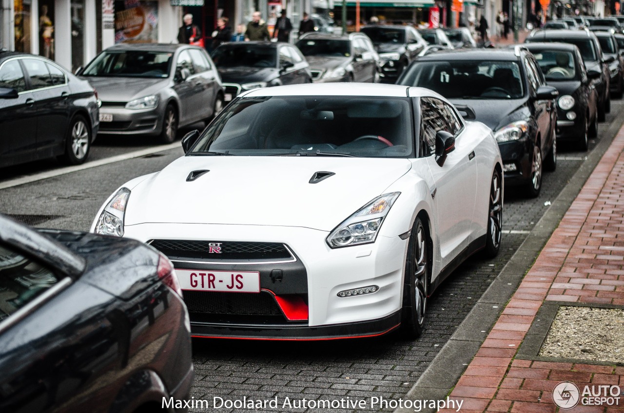 Nissan GT-R 2015