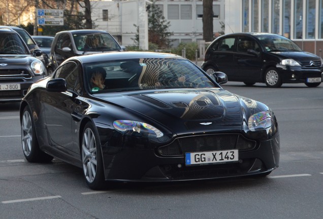 Aston Martin V12 Vantage S