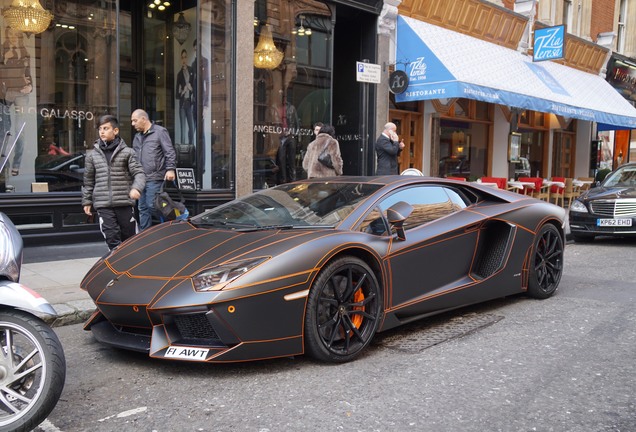 Lamborghini Aventador LP700-4