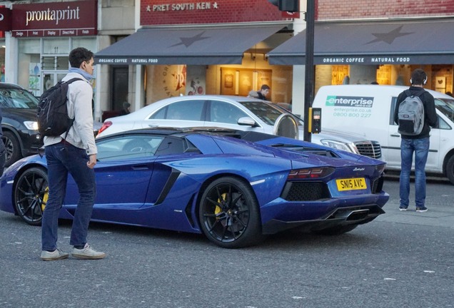 Lamborghini Aventador LP700-4 Roadster