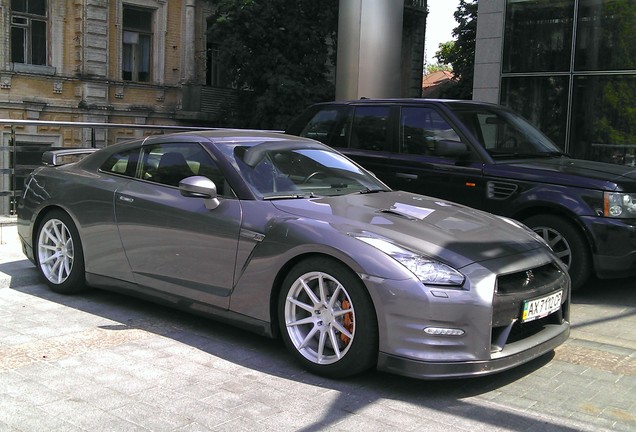 Nissan GT-R 2011