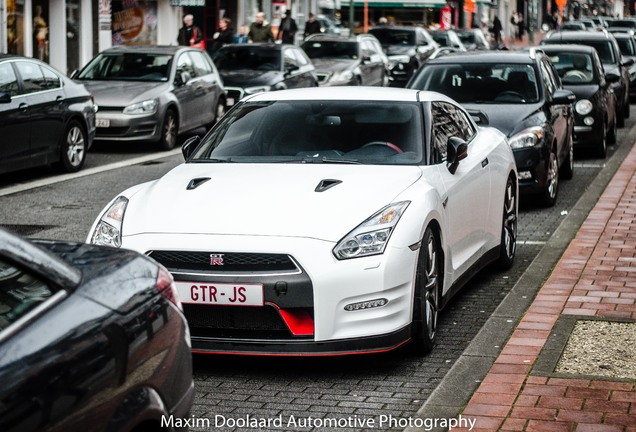 Nissan GT-R 2015