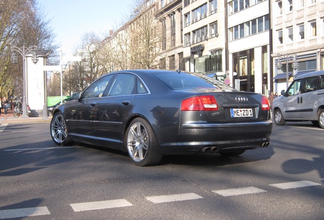 Audi S8 D3