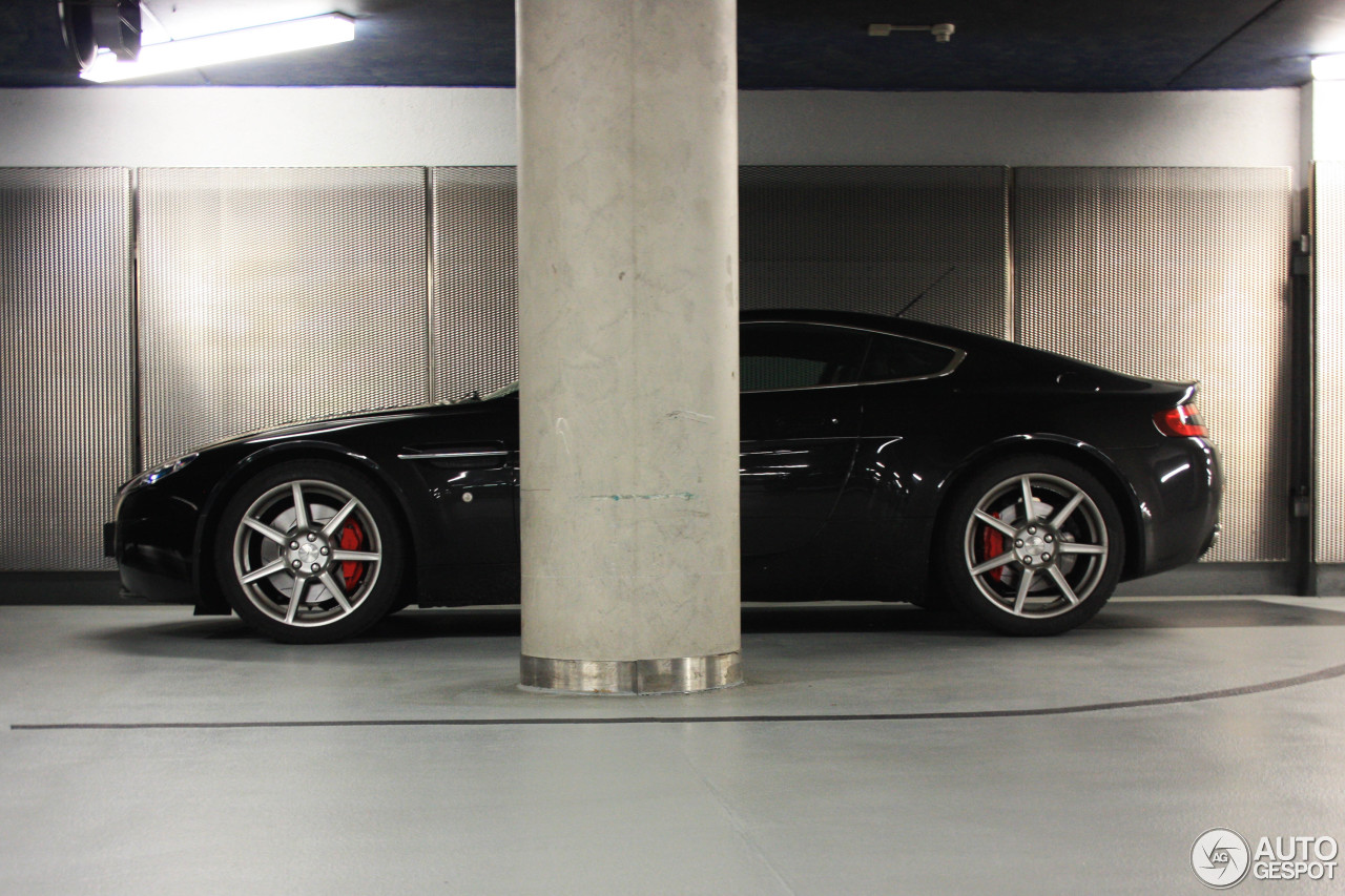 Aston Martin V8 Vantage