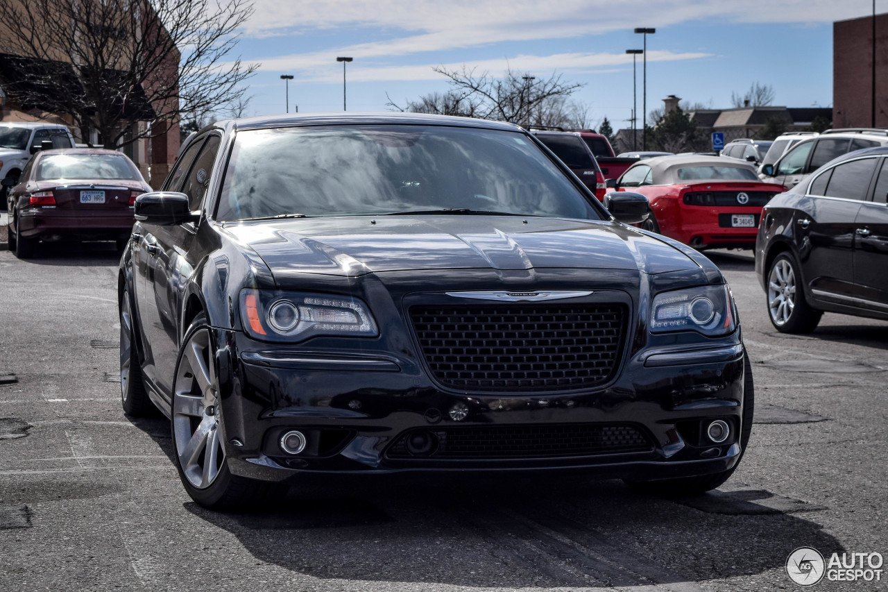 Chrysler 300C SRT8 2013