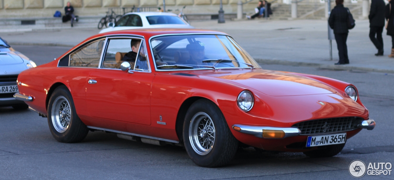 Ferrari 365 GT 2+2