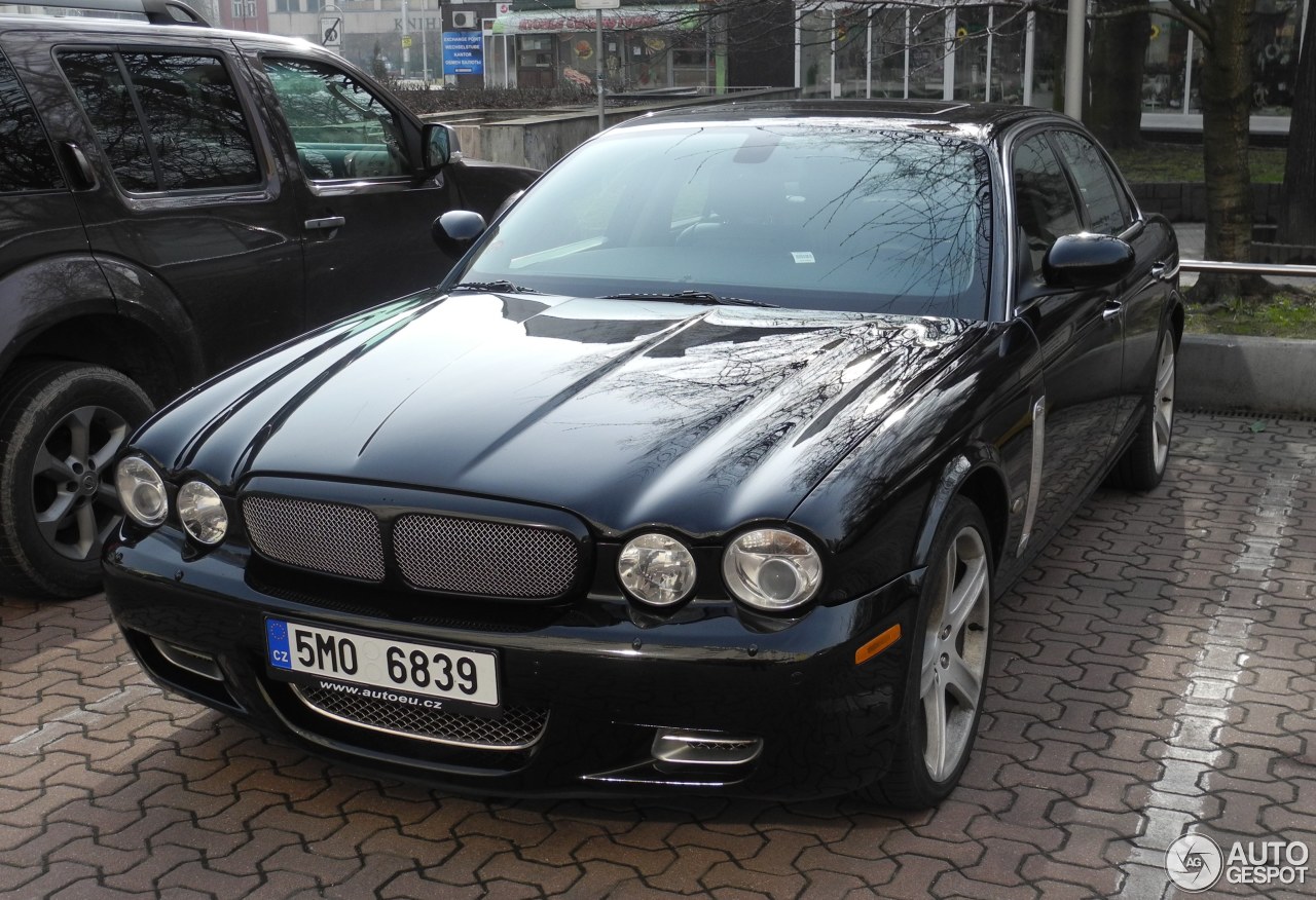 Jaguar XJR