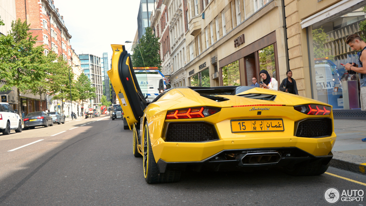 Lamborghini Aventador LP700-4 Roadster