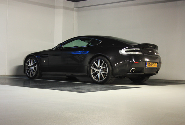 Aston Martin V8 Vantage S