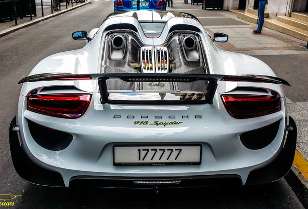 Porsche 918 Spyder Weissach Package