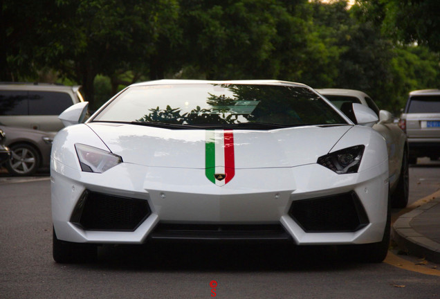 Lamborghini Aventador LP700-4