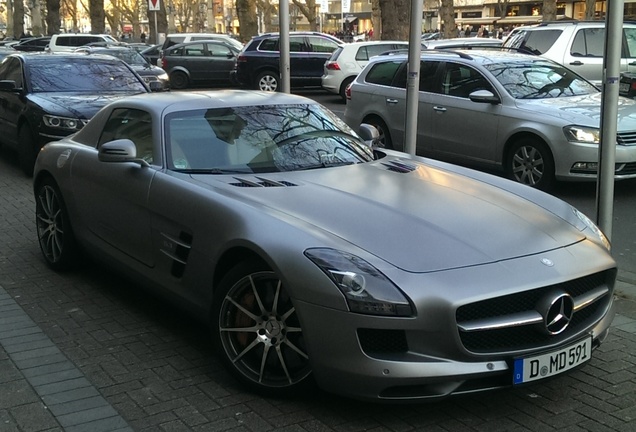 Mercedes-Benz SLS AMG