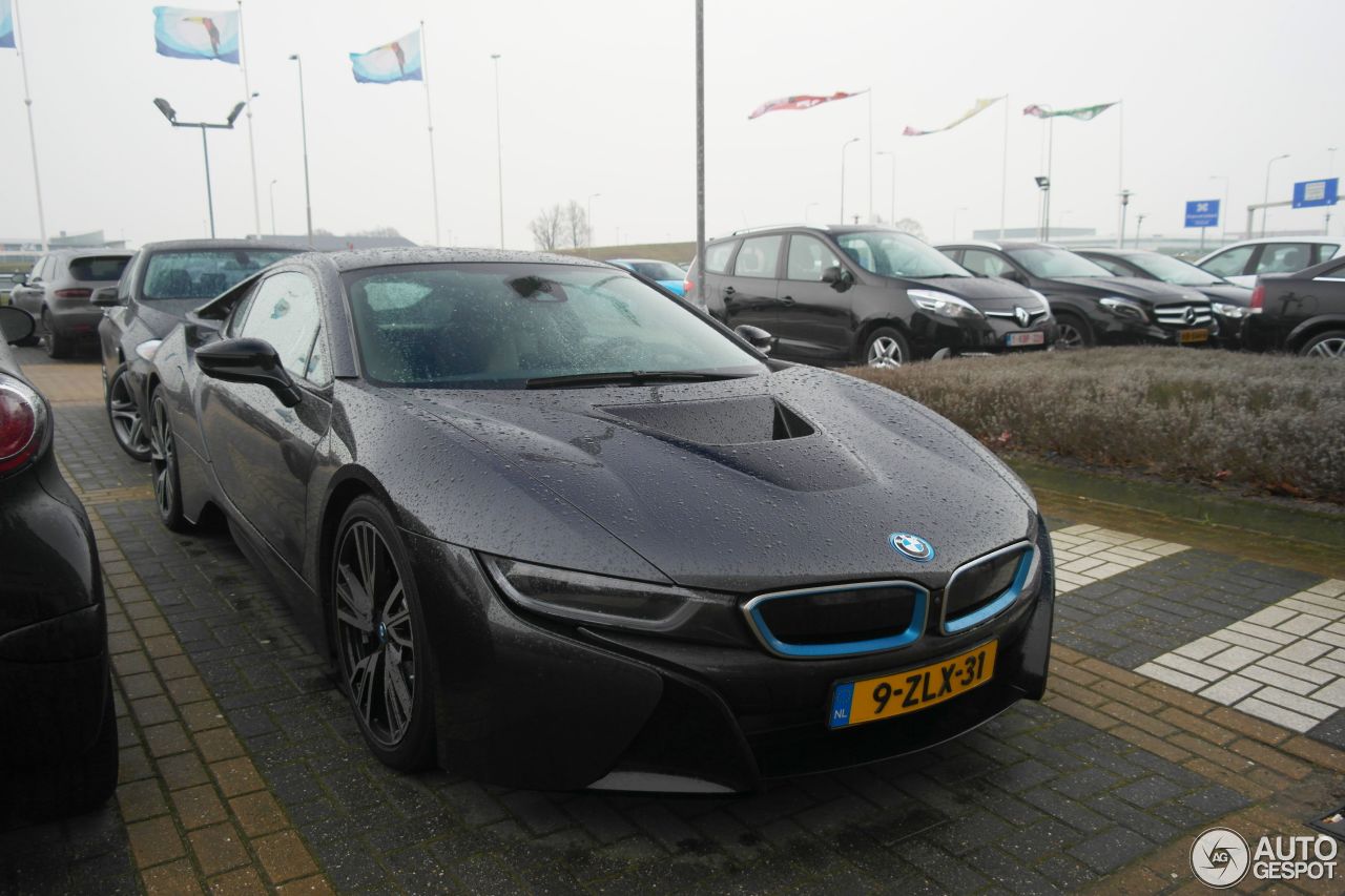 BMW i8