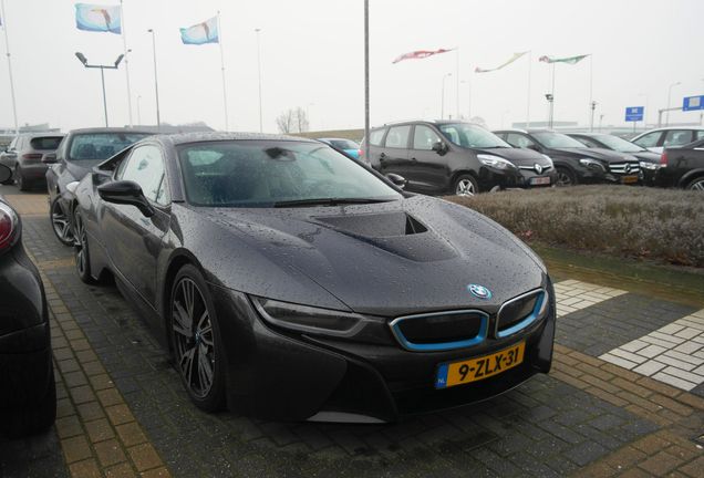 BMW i8