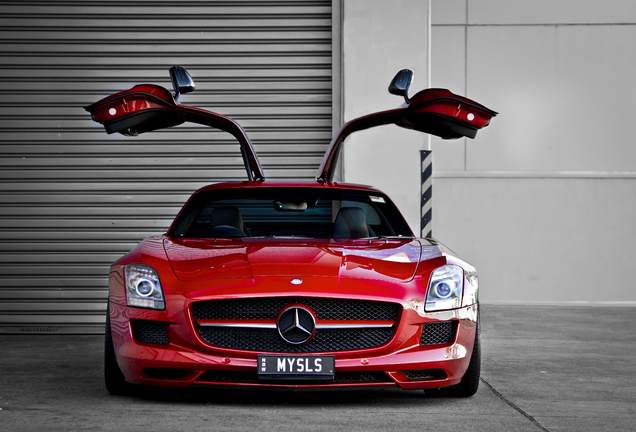 Mercedes-Benz SLS AMG