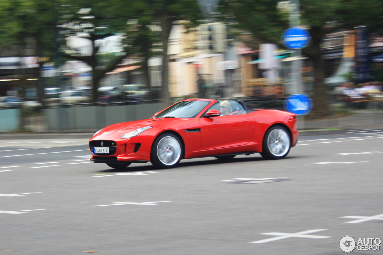 Jaguar F-TYPE S V8 Convertible