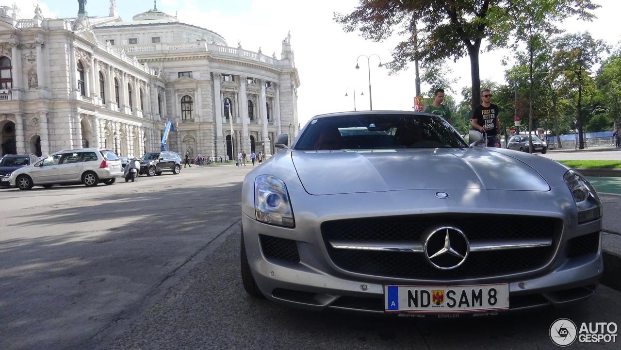 Mercedes-Benz SLS AMG Roadster