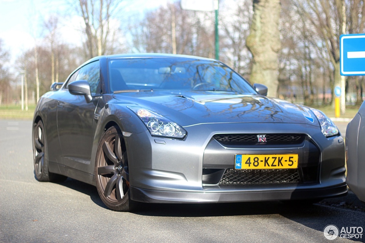 Nissan GT-R