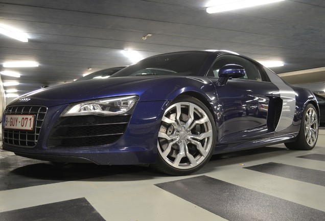 Audi R8 V10