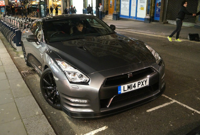 Nissan GT-R 2011