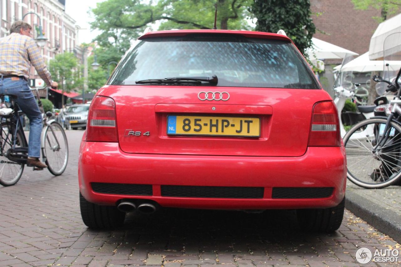 Audi RS4 Avant B5