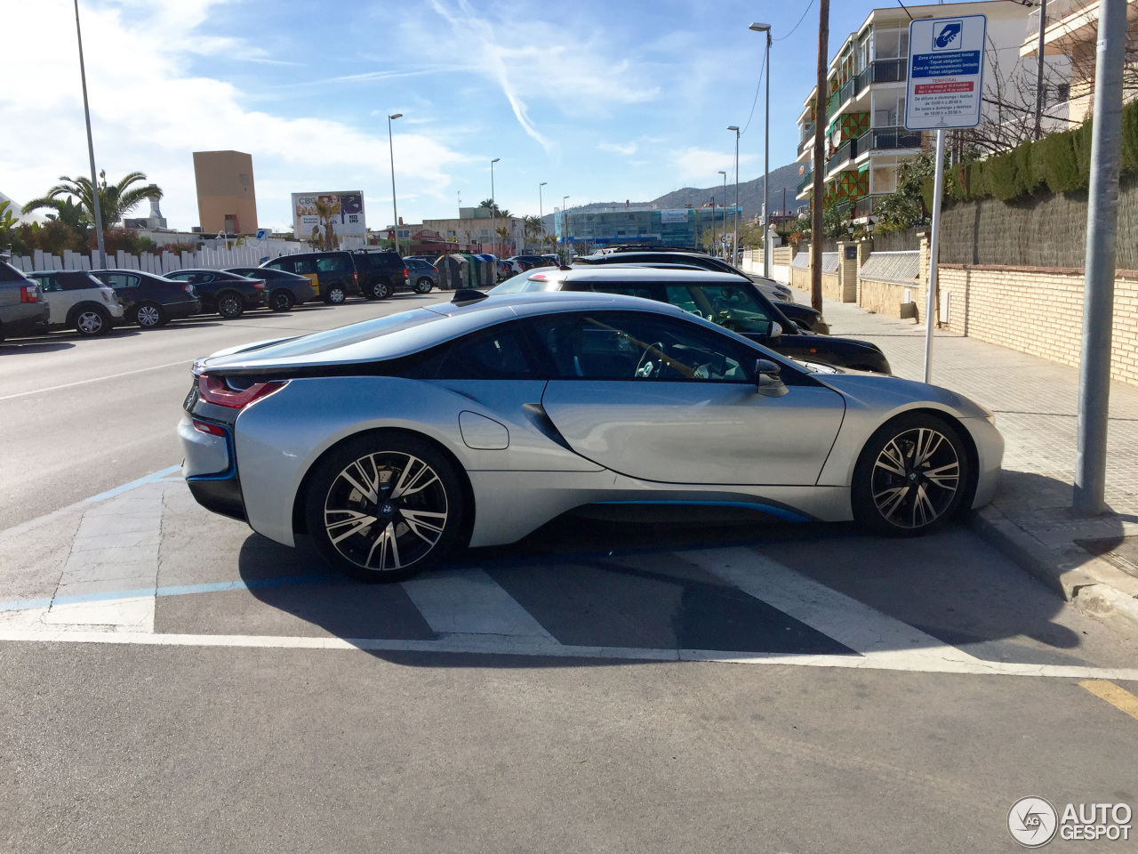 BMW i8