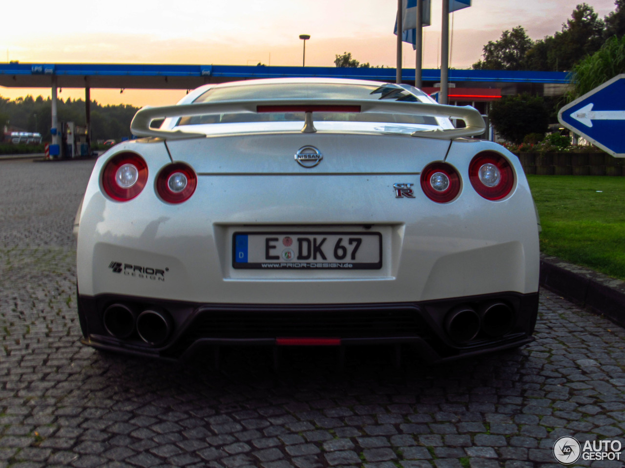 Nissan GT-R PD750 WB