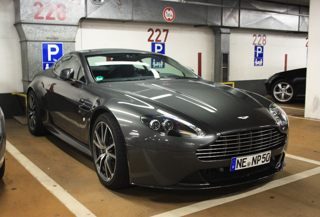 Aston Martin V8 Vantage S