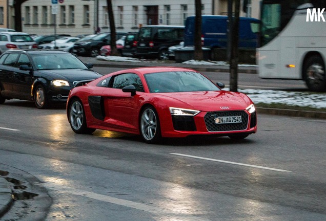 Audi R8 V10 Plus 2015