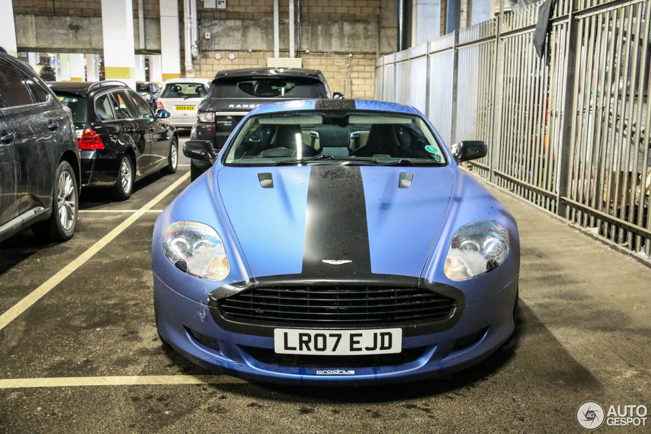 Aston Martin DB9